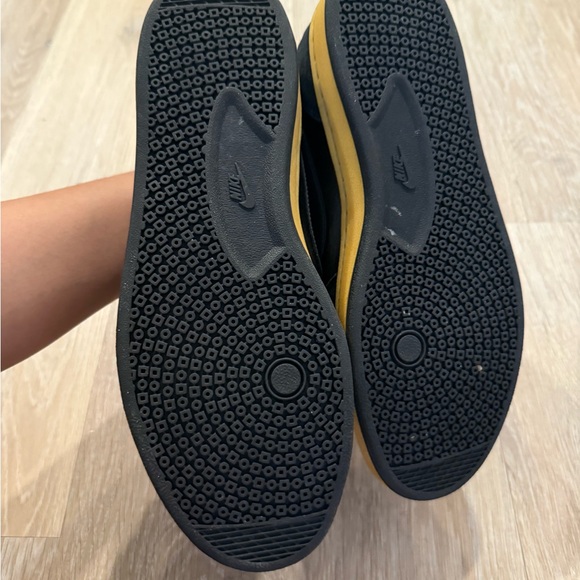 Nike SB FC Classic Black & Gum Skate Shoes size 11 - Picture 3 of 8